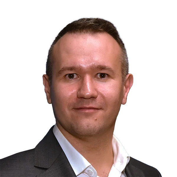 Илья Комаров